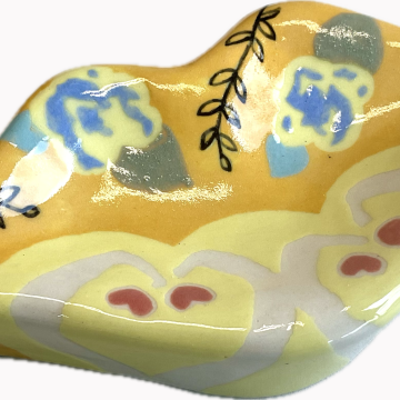 “LIPS” Wall Tile/Dish in yellow/lemon