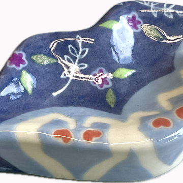 “LIPS” Wall Tile/Dish in blue-violet/stonewashed denim